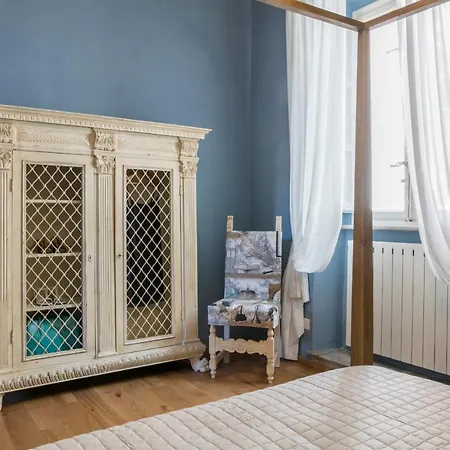 Stence Apartment *